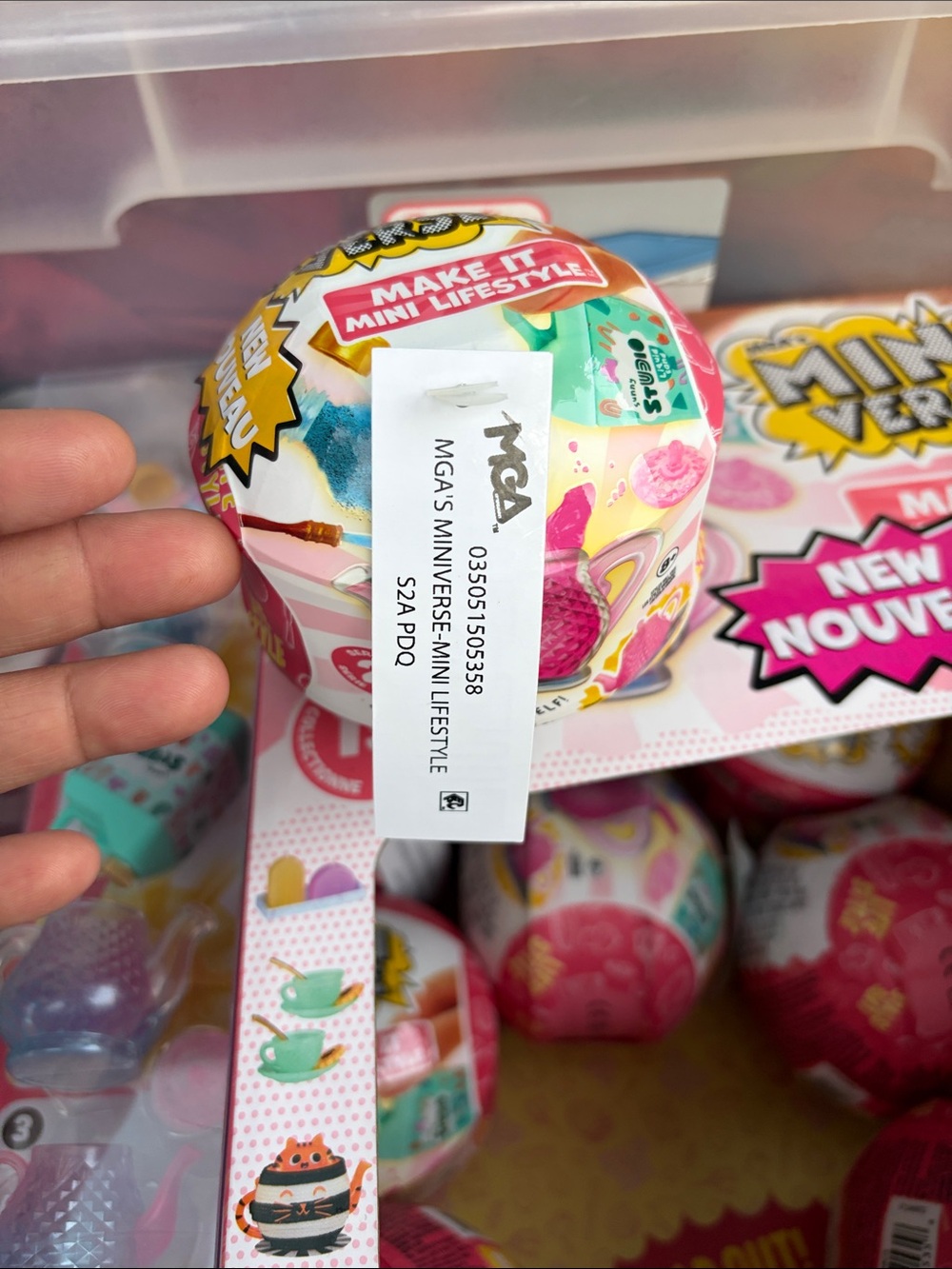 8 pcs / MGA Mini Universe "Make It Mini Lifestyle" Surprise Ball - Pink & Teal